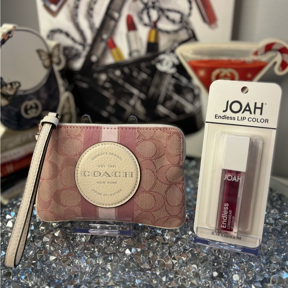 Coach Dempsey Corner Zip Wristlet w joah endless lip color - Picture 1 of 11